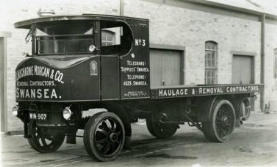 A DG4 steam wagon made by Sentinels in Shrewsbury. DG stood for Double Geared, ie they had a two-speed gearbox.